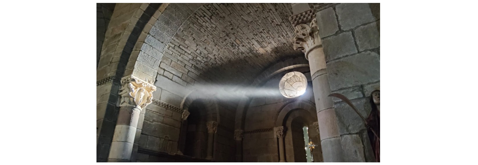 Rayo iluminando el capitel del alma salvada